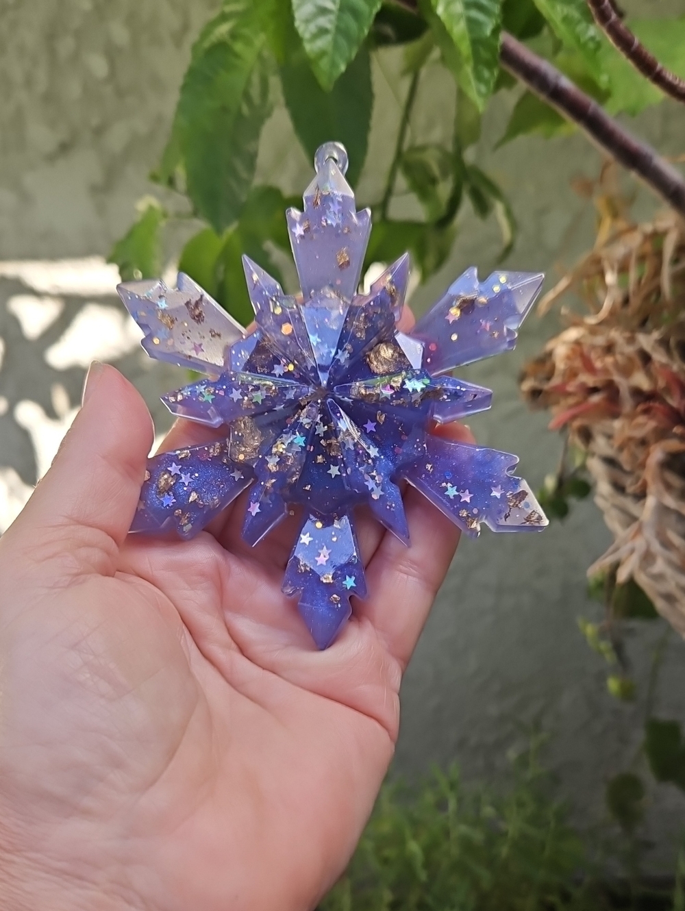 Boutique Handmade 3D Sparkling Resin Snowflake Ornaments